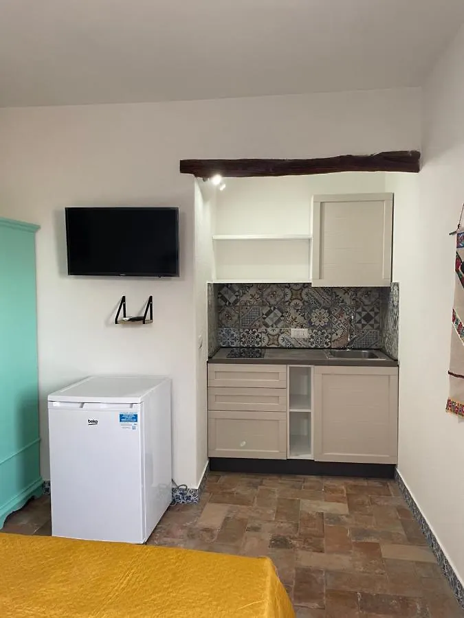 Pensjonat Loft Con Uso Cucina E Terrazzo Panoramico - Fora E' Muros II - Ammentos Posada